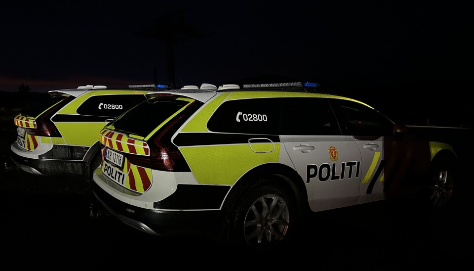 Det har blitt mørkt i Vrådal. Det gjer søket meir utfordrande.