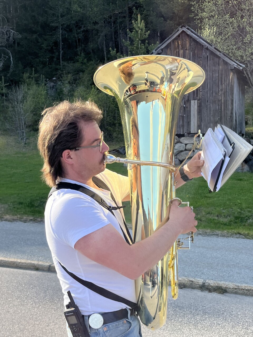 David har spela tuba i mange år.