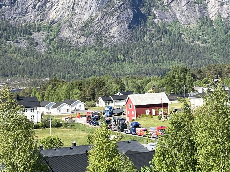 62 køyretøy var med i årets skramletog i Treungen: 14 lastebilar 40 bilar, 5 ATV, 2 brannbilar og 1 traktor.