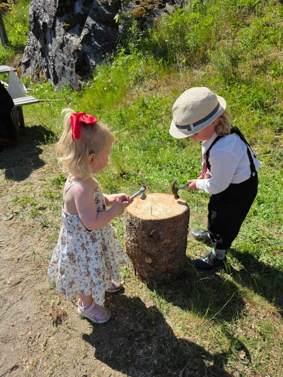 Både små og store konkurrerer. Frøya Cornelia Kovajord Solheim og Sveinung N. Bakke.
