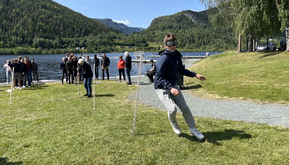 Andreas Skjæveland i slalåmløypa med promillebriller.