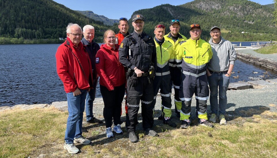 Arne Dag Lassemo (f.v.), Bjørn Håvard Olsen, Merethe Reinskås, Kristian Skogheim, Tobias Lid, Erik Landsverk, Thomas Auestad, Bård Breidalen og Eilev Erikstein er blant dei frivillige som møtte opp til den årlege «Trygg i vatn»-dagen i Kviteseid.