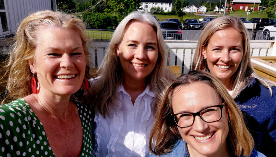 Kristin Parkinson Vågen (f.v.), leiar Ung i Nissedal, Lena Holskar Sanden, prosjektleiar Binders, Hild Riseth Fjone, avd.leiar helse og Anne Espelid, kultursjef. Kristin Parkinson Vågen (f.v.), leiar Ung i Nissedal, Lena Holskar Sanden, prosjektleiar Binders, Hild Riseth Fjone, avd.leiar Helse og Anne Espelid, kultursjef.