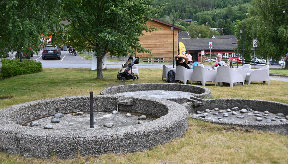 Skomdal ynskjer å få den gamle fontena i gang igjen.